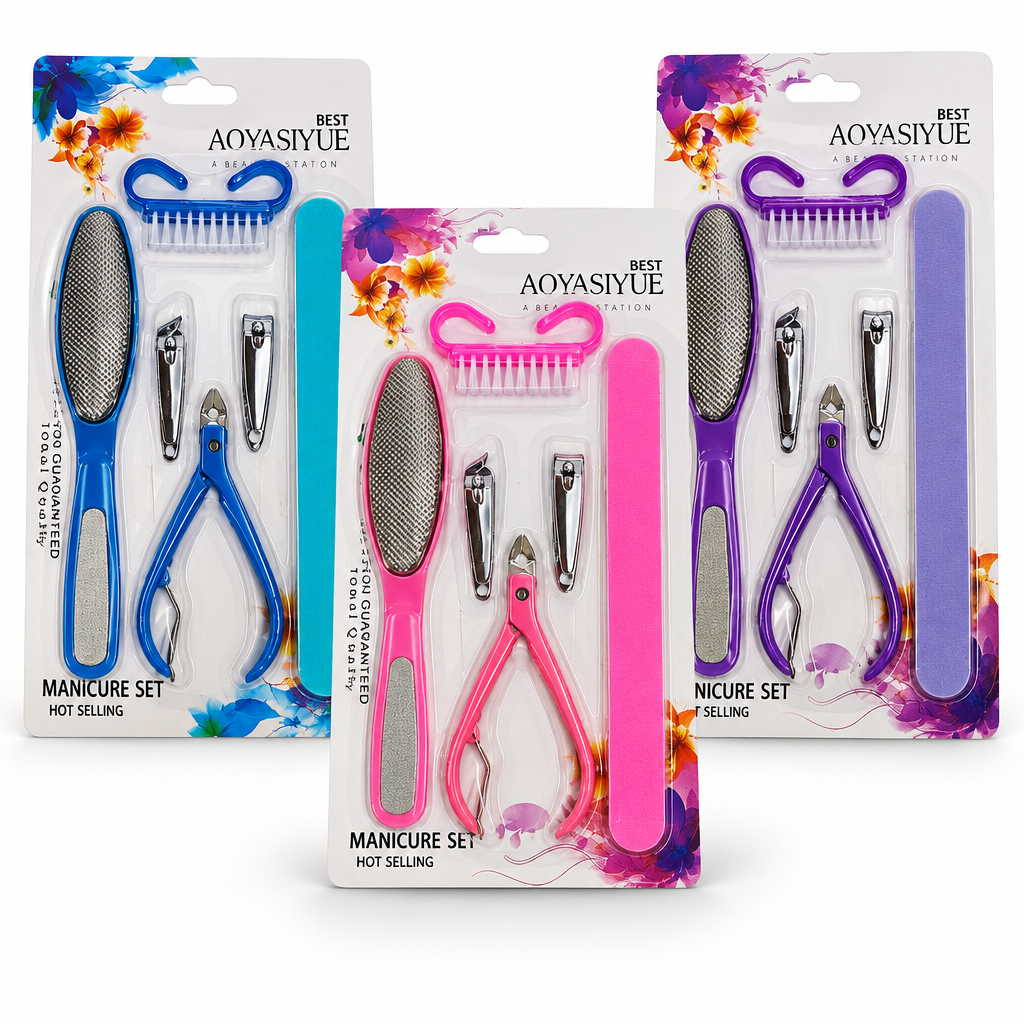 Kit de manicura empacado con lima, cortaúñas, alicate y cepillo; se muestra en azul, morado y rosado.
