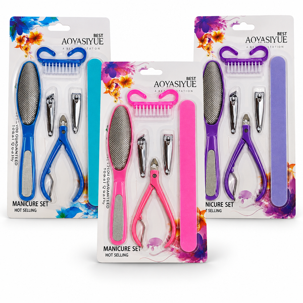 Kit de manicura empacado con lima, cortaúñas, alicate y cepillo; se muestra en azul, morado y rosado.